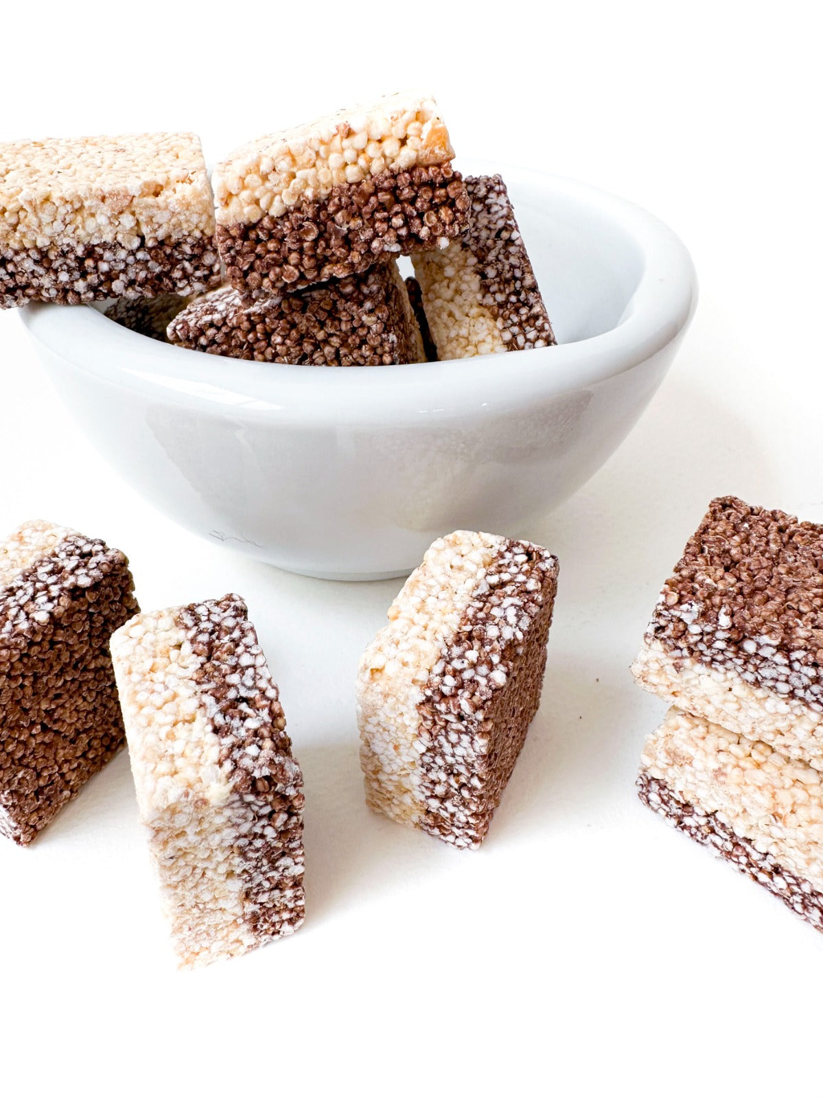 Cuadritos de amaranto con chocolate semiamargo (sin lácteos) con MANÍ 12 pzas