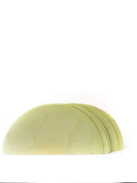 Obleas amaranto sabor Matcha, rellenas de chocolate semiamargo con piloncillo. 5 pzas dobles.